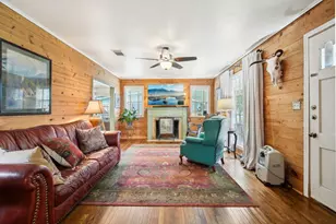 801 Bishop St, Smithville, TX 78957 - Photo 14