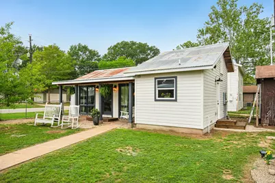 801 Bishop Street, Smithville, TX 78957 - Photo 2