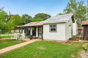 801 Bishop St, Smithville, TX 78957 - Photo 2