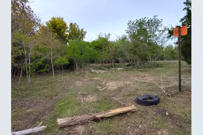 206 W Roberts Avenue, Rockdale, TX 76567 - Photo 6