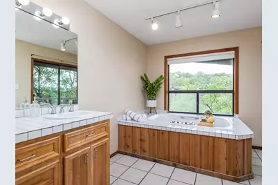 509 Coventry Road, Spicewood, TX 78669 - Photo 18