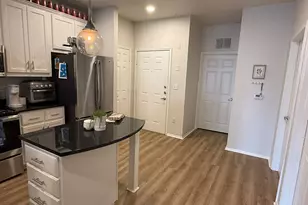 910 W 25th St, Austin, TX 78705 - Photo 4