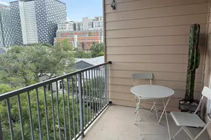 910 W 25th St, Austin, TX 78705 - Photo 10