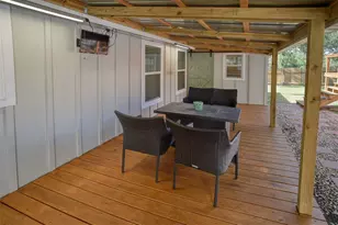 1217 Jones St, Smithville, TX 78957 - Photo 16