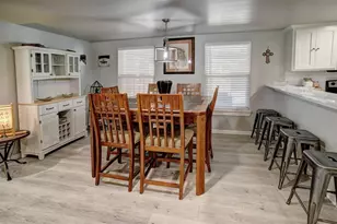 1217 Jones St, Smithville, TX 78957 - Photo 6