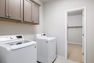 8204 Silhouette St, Austin, TX 78744 - Photo 16