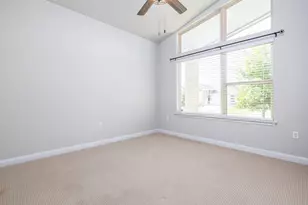 8204 Silhouette St, Austin, TX 78744 - Photo 16