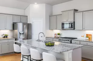 8204 Silhouette St, Austin, TX 78744 - Photo 2