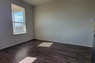 242 Thornless Cir, Buda, TX 78610 - Photo 8