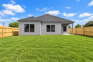 271 S Manse Ave, Giddings, TX 78942 - Photo 22