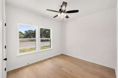 271 S Manse Avenue, Giddings, TX 78942 - Photo 14