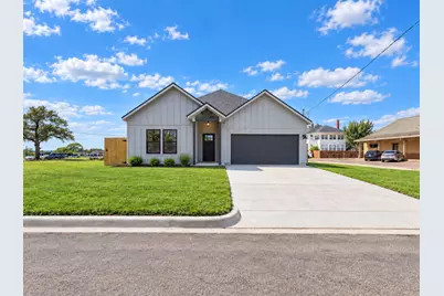 271 S Manse Avenue, Giddings, TX 78942 - Photo 2