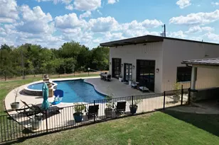 1124 Co Rd 301, Elgin, TX 78621 - Photo 30