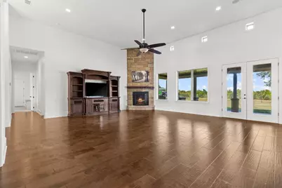 1124 County Road 301, Elgin, TX 78621 - Photo 10