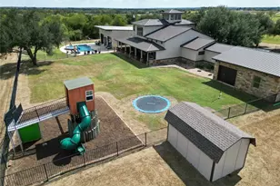 1124 Co Rd 301, Elgin, TX 78621 - Photo 2