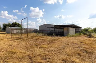 1124 Co Rd 301, Elgin, TX 78621 - Photo 40