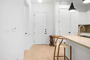 800 Embassy Dr, Austin, TX 78702 - Photo 10