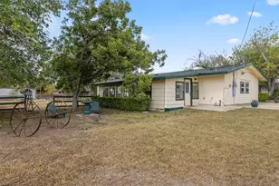 410 N Burnet St, Manor, TX 78653 - Photo 30