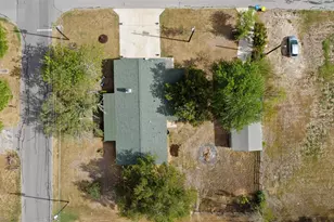 410 N Burnet St, Manor, TX 78653 - Photo 36