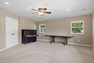 410 N Burnet St, Manor, TX 78653 - Photo 12