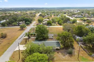 410 N Burnet St, Manor, TX 78653 - Photo 34