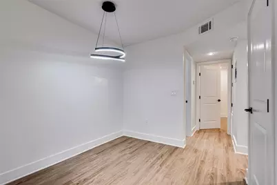 704 W 21 Street #308, Austin, TX 78705 - Photo 6