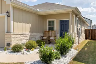 428 Stone Water Ln, Jarrell, TX 76537 - Photo 2
