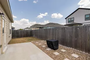 428 Stone Water Ln, Jarrell, TX 76537 - Photo 20