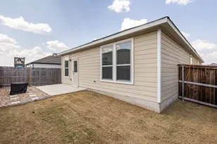 428 Stone Water Ln, Jarrell, TX 76537 - Photo 22