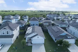 328 Black Opal Dr, Jarrell, TX 76537 - Photo 8