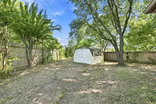 302 N Carriage Hills Dr, Georgetown, TX 78626 - Photo 22