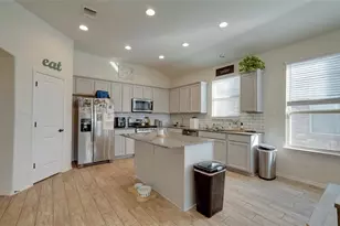 401 Duroc Dr, Hutto, TX 78634 - Photo 2