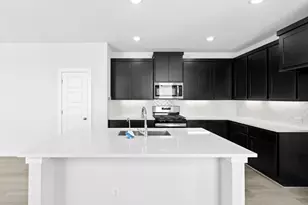 1518 Bluff Path, New Braunfels, TX 78130 - Photo 8