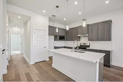 200 W 56th Street #8102, Austin, TX 78751 - Photo 4