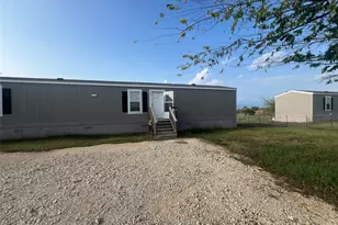 302 Sparrow Ln, Kyle, TX 78640 - Photo 4