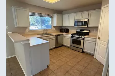 8110 Hawick Drive, Round Rock, TX 78681 - Photo 4