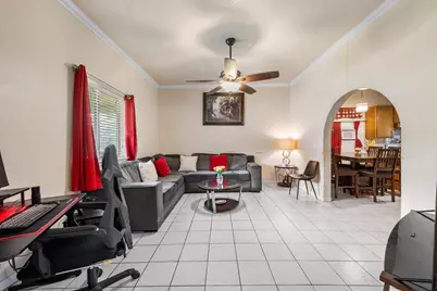 909 W 3rd Street, Taylor, TX 76574 - Photo 6