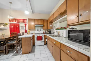909 W 3rd St, Taylor, TX 76574 - Photo 8