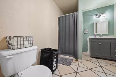909 W 3rd Street, Taylor, TX 76574 - Photo 14
