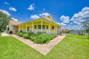 504 N Ave N, Johnson City, TX 78636 - Photo 4