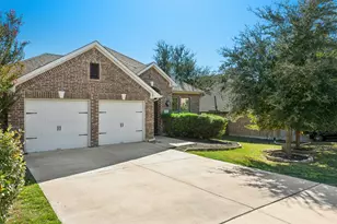 902 Catalina Ln, Austin, TX 78737 - Photo 2