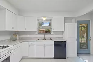 1115 Sycamore St, San Marcos, TX 78666 - Photo 8