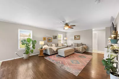 605 Holbrooke Street, Hutto, TX 78634 - Photo 2