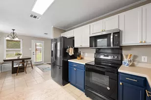 605 Holbrooke St, Hutto, TX 78634 - Photo 14