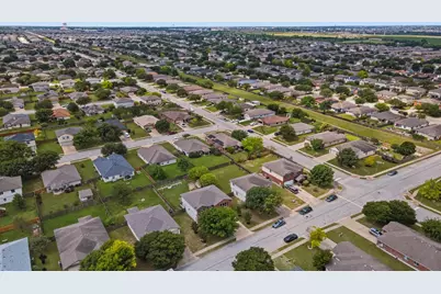 605 Holbrooke Street, Hutto, TX 78634 - Photo 40