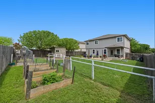 605 Holbrooke St, Hutto, TX 78634 - Photo 34