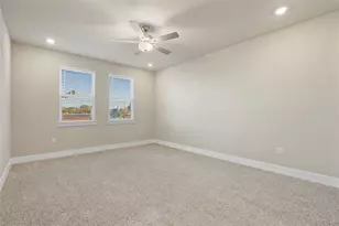 15701 Oglethorpe Dr, Austin, TX 78728 - Photo 16
