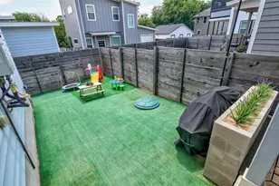 7607 Providence Ave, Austin, TX 78752 - Photo 26