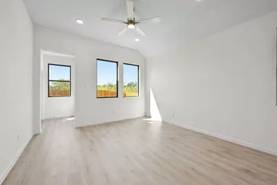 201 Hornet Street, Elgin, TX 78621 - Photo 8