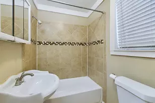 705 E 32nd St, Austin, TX 78705 - Photo 28